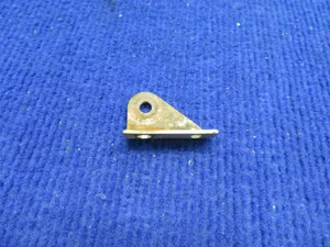 Cessna 172 / 172M Seat Belt Fitting LH INBD / RH OTBD P/N 0510205-10 (0122-558)